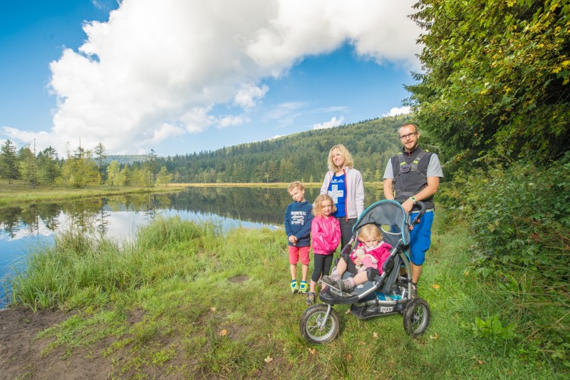 lac-de-lispach-famille-credit-photo-m-fulgoni-127-273