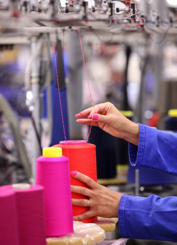 tricotage-des-vosges-bleu-foret-vagney-1 tricotage-des-vosges-bleu-foret-vagney-1