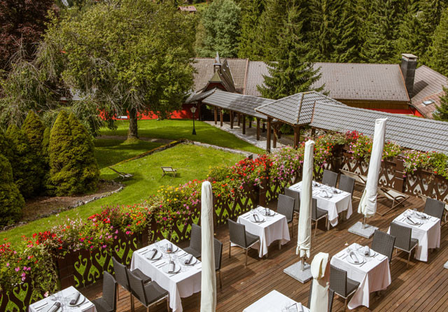 terrasse restaurant aux Jardins de Sophie Xonrupt Vosges
