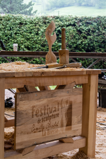 festival-sculpture-lb-1