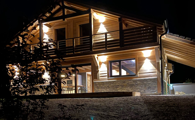 gb070-c103a-exterieur-nuit-1394965 gb070-c103a-exterieur-nuit-1394965